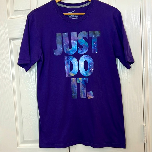Nike Just Do It Graphic Logo  Short Sleeve T Shirt Size M Regular Fit - Picture 1 of 5